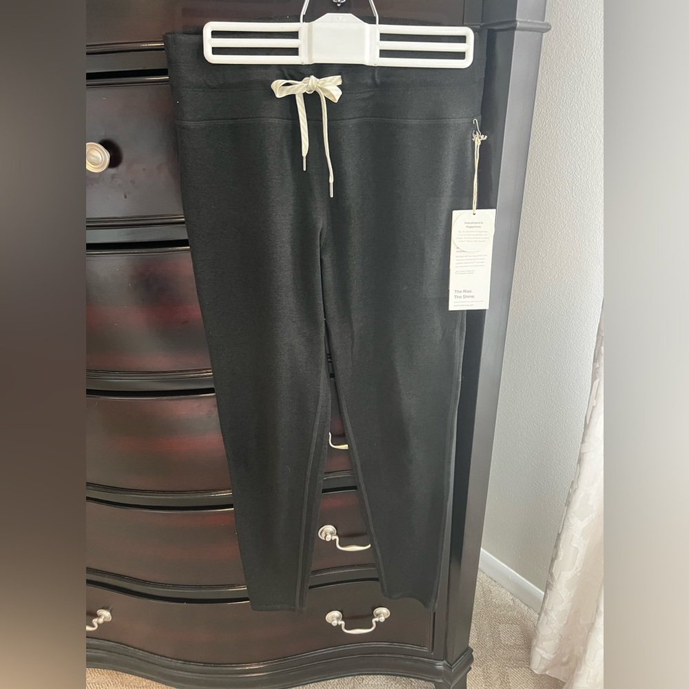 Women’s Vuori halo vintage legging black heather size small with tags